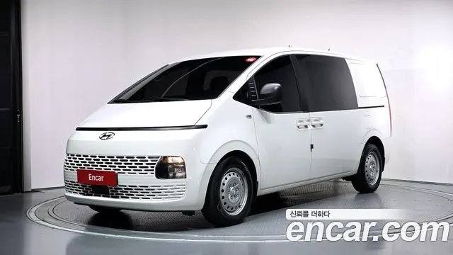 HYUNDAI STARIA 2023