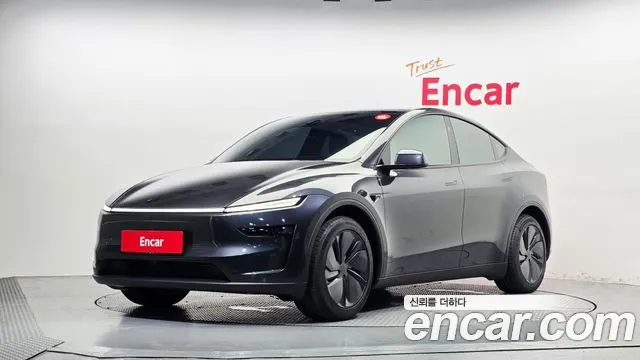 TESLA MODEL Y 2025