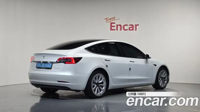 TESLA MODEL 3 2022