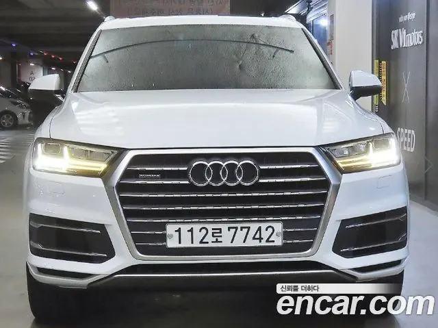 AUDI Q7 2019