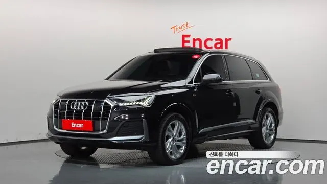 AUDI Q7 2021
