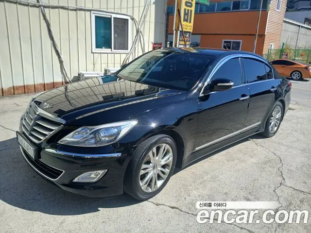 HYUNDAI GENESIS 2012