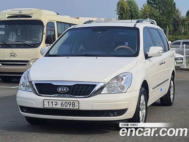 KIA CARNIVAL R 2012