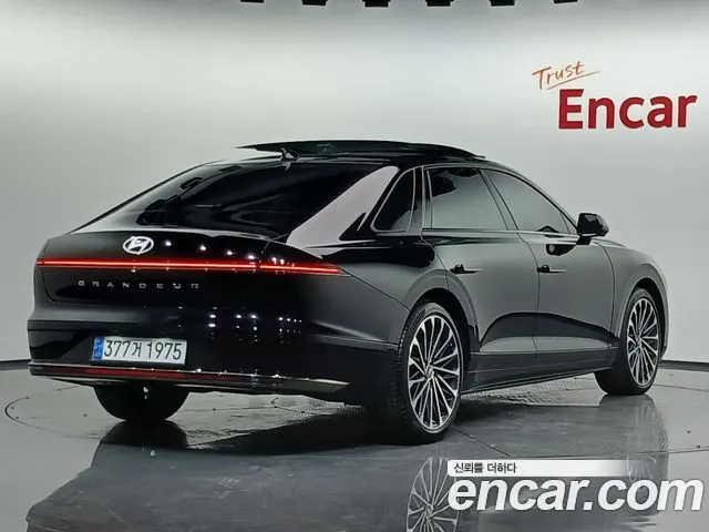 HYUNDAI GRANDEUR HYBRID 2023
