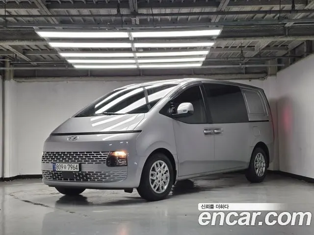 HYUNDAI STARIA 2023