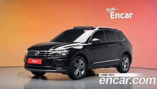 VOLKSWAGEN TIGUAN 2018 — 78 352 км, чёрный, Корея — под ключ — фото 2