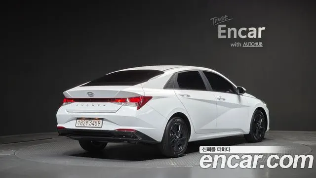 HYUNDAI AVANTE HYBRID — из Кореи под ключ