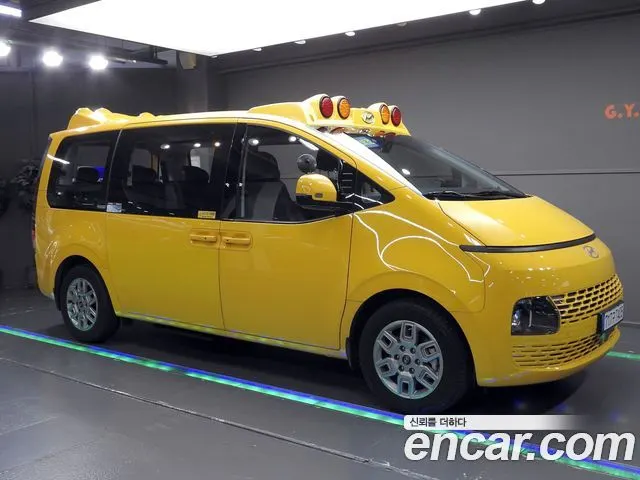 HYUNDAI STARIA — из Кореи под ключ