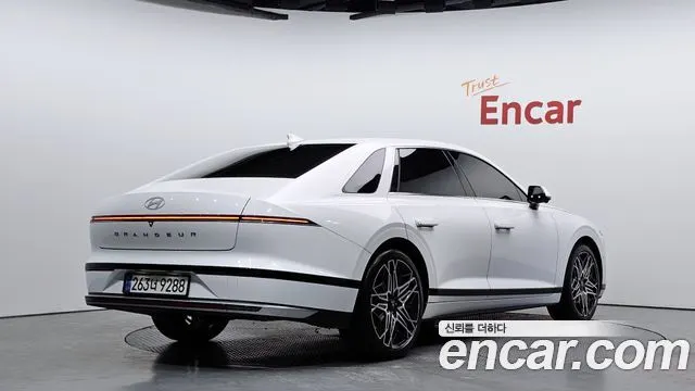 HYUNDAI GRANDEUR HYBRID — из Кореи под ключ