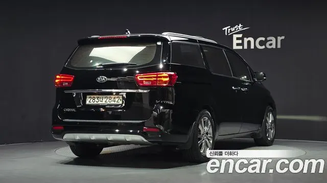KIA CARNIVAL — из Кореи под ключ