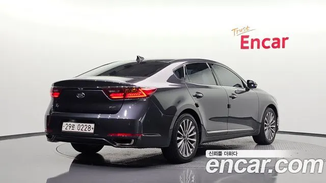 KIA K7 — из Кореи под ключ