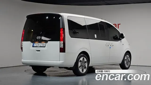 HYUNDAI STARIA — из Кореи под ключ