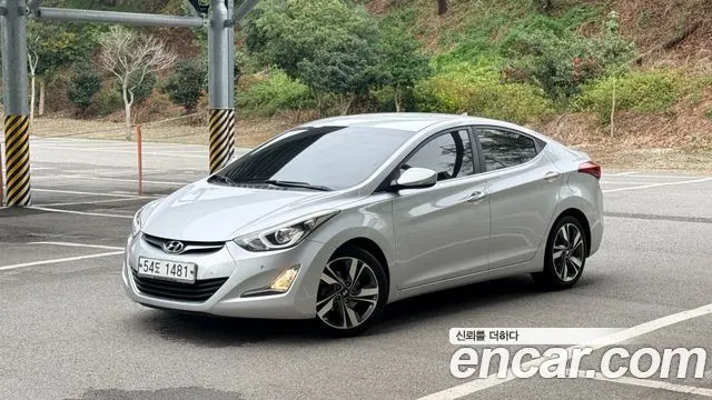 HYUNDAI AVANTE 2014 — 137 827 км, серебристый, Корея — под ключ — фото 1