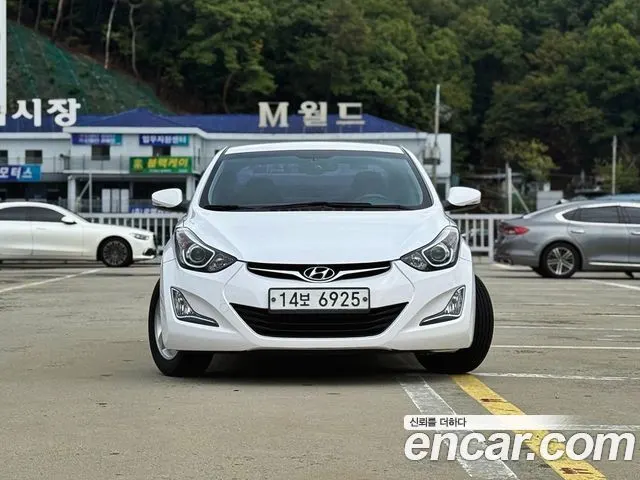 HYUNDAI AVANTE 2014 — 104 000 км, белый, Корея — под ключ — фото 1