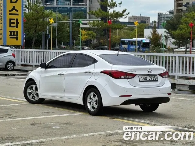 HYUNDAI AVANTE 2014 — 104 000 км, белый, Корея — под ключ — фото 3