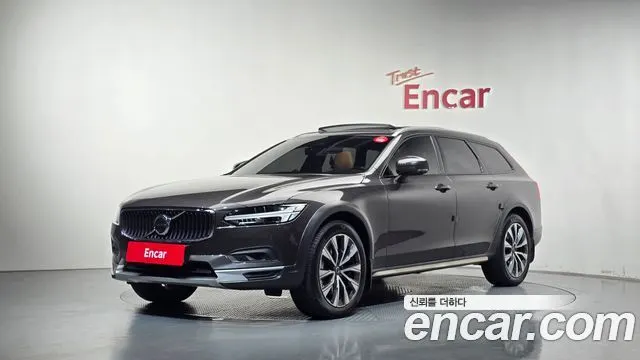 VOLVO V90 CROSS COUNTRY — из Кореи под ключ