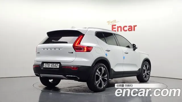 VOLVO XC40 2019 — 83 724 км, белый, Корея — под ключ — фото 2