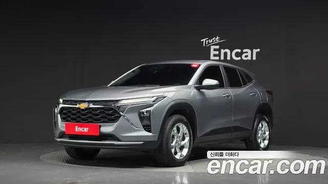 CHEVROLET TRAX CROSSOVER 2024 — 26 523 км, серебристый, Корея — под ключ — фото 1